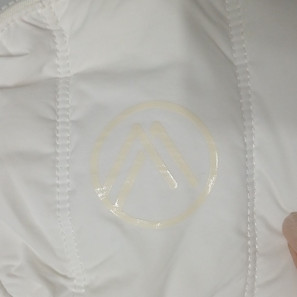 Savvi White Quilted Pouch, Pre-owned - Picture 4 of 9